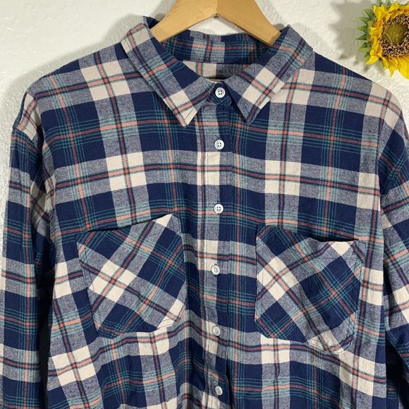 Thread Supply Plaid Red White Blue Button Up Cropped Shirt Size XL Women’s - Picture 2 of 13